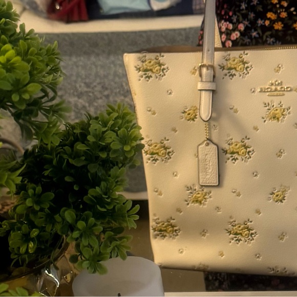 Coach Yellow Floral Cream Tote - Picture 15 of 15